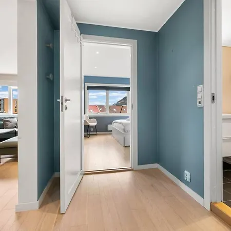Апартаменты Scandinavian Style Apartement! Balcony And Stunning Views!