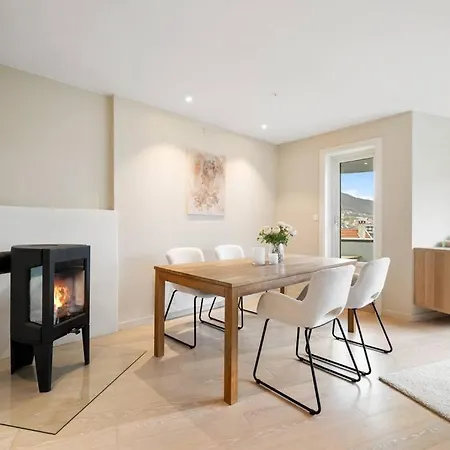 Apartman Scandinavian Style Apartement! Balcony And Stunning Views!