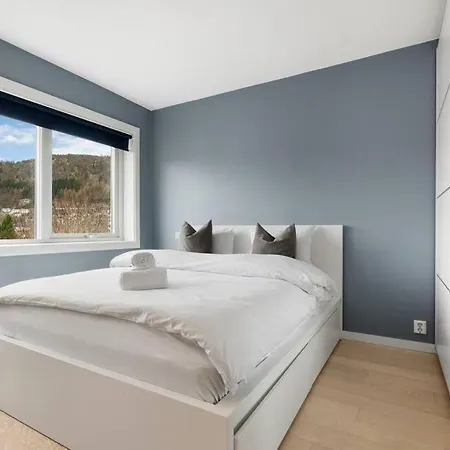 Scandinavian Style Apartement! Balcony And Stunning Views! Lägenhet