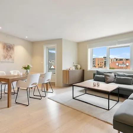 Scandinavian Style Apartement! Balcony And Stunning Views! Bergen